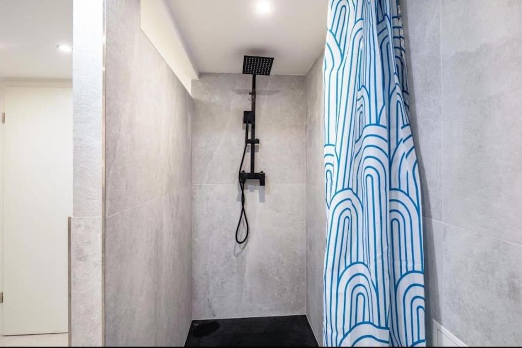 Cityloft Kassel 1 - Zentrale Unterkunft Fuer Gruppen Bis 7 Personen - Parkplatz - Netflix Extérieur photo