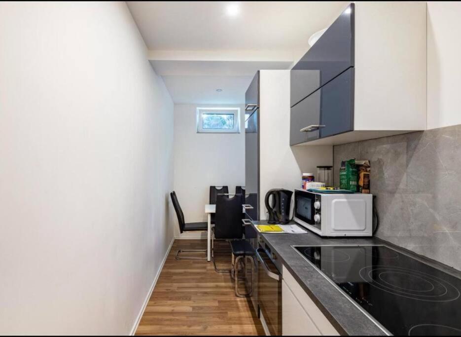Cityloft Kassel 1 - Zentrale Unterkunft Fuer Gruppen Bis 7 Personen - Parkplatz - Netflix Extérieur photo
